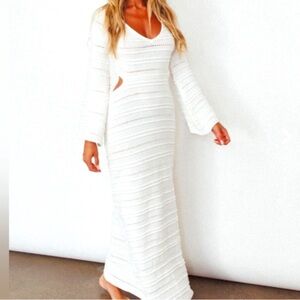 Selfie Leslie Indikah Meredith Long Sleeve Cut-Out Maxi Dress White